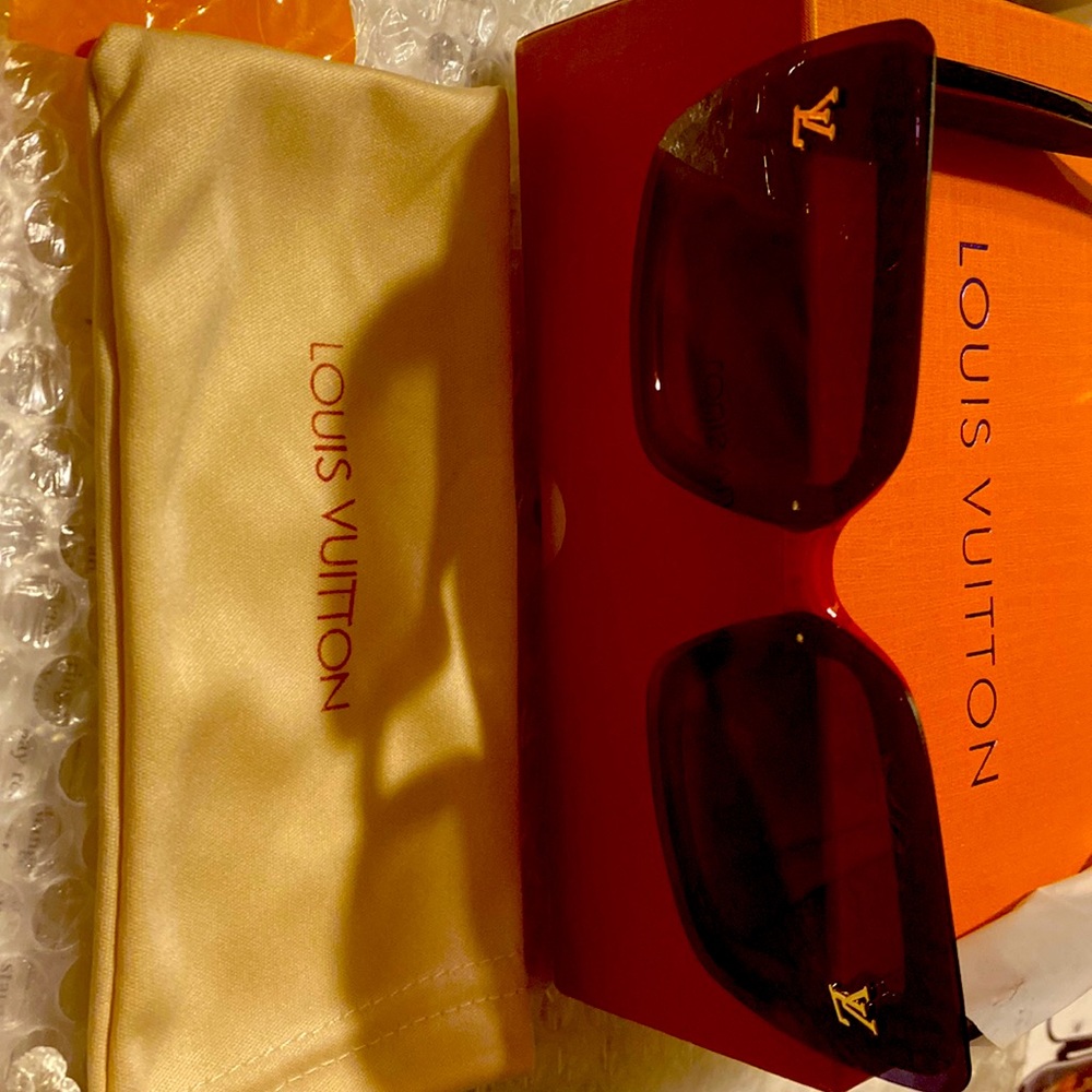 Louis Vuitton sunglasses Art deco look not my style my loss is your gain obo
